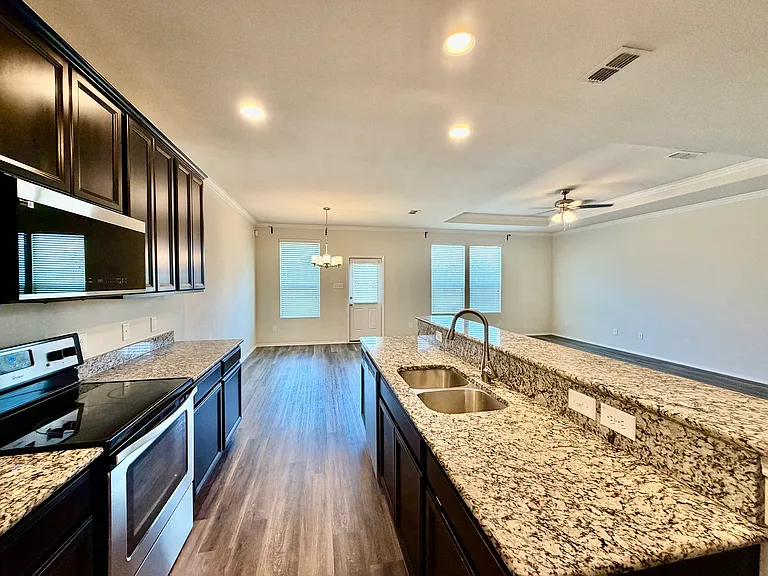 3105 Montserrat Creek Dr — Photo 9