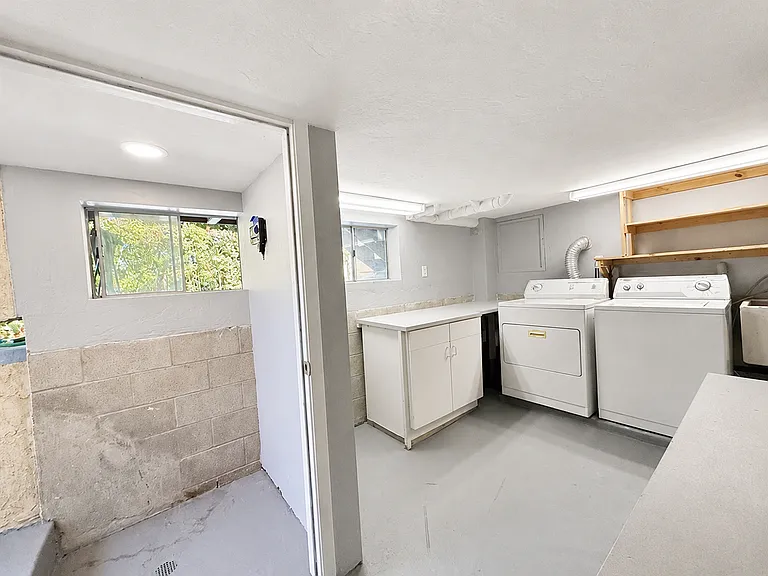 4727 Redland Dr — Photo 11