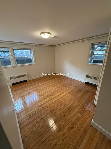 48 Kirkland St Photo 1