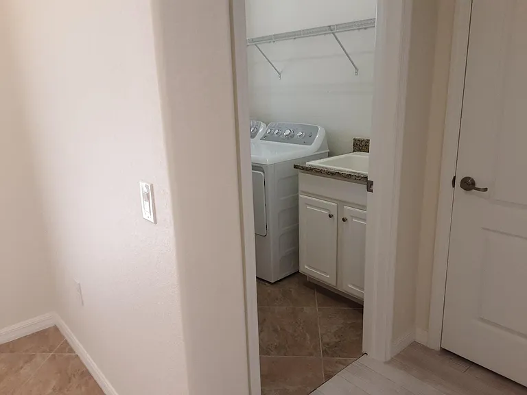 1611 Parnell Ct — Photo 20