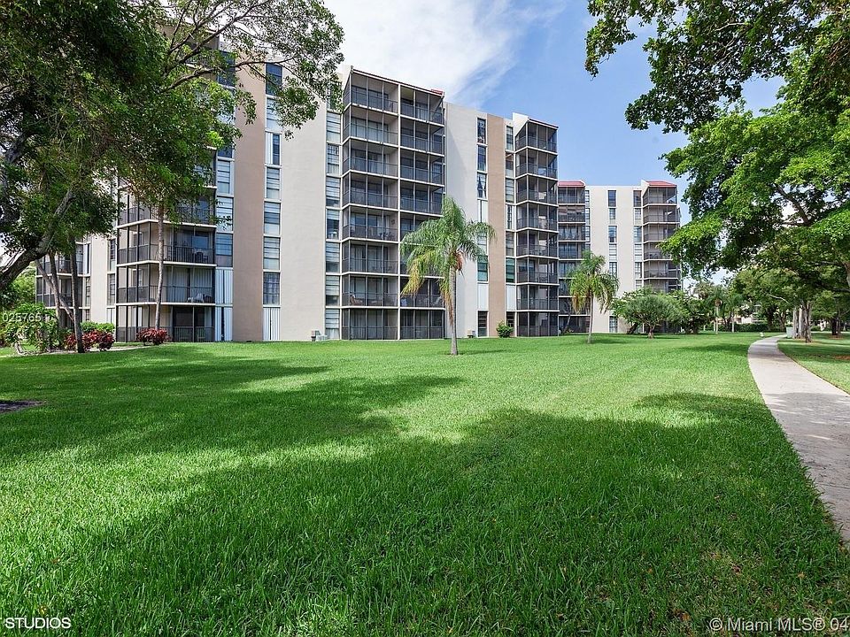 Home For Sale In Bravura