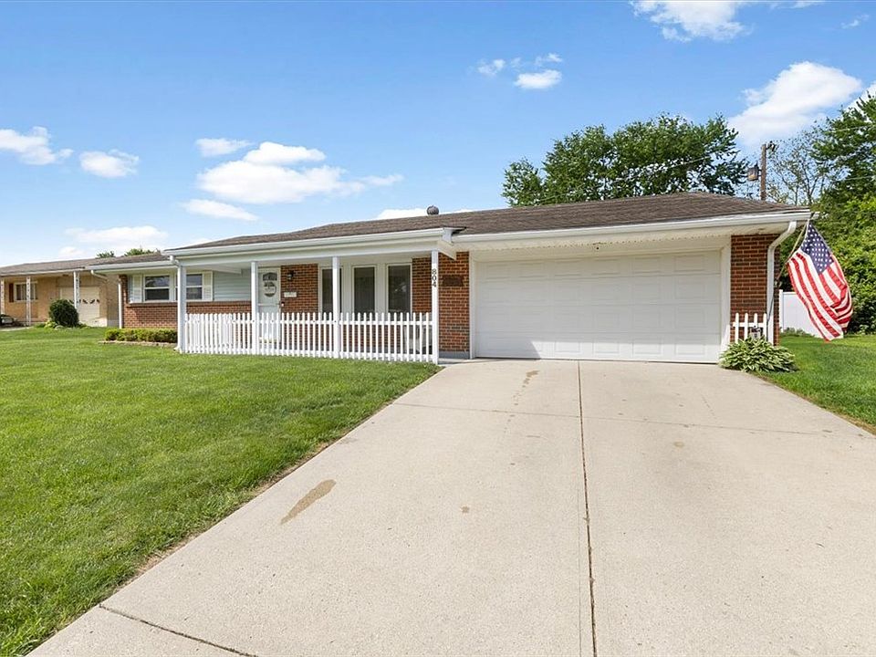 1st image of 804 Treherne Ln