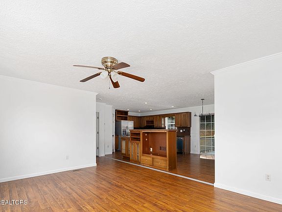 4th image of 1249 Ridgecrest Ave
