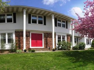 10 Roseland Ct, West Windsor, NJ 08550