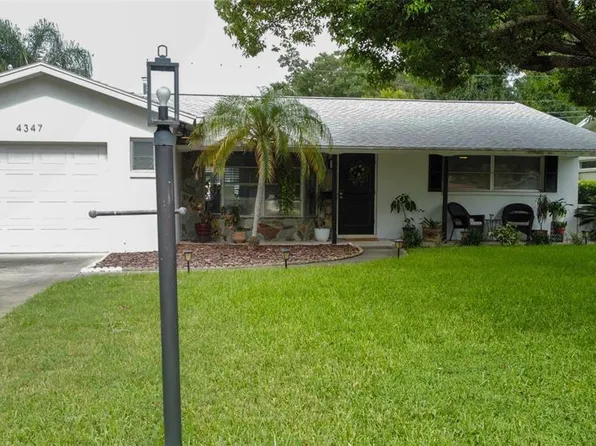 4347 56th St N, Kenneth City, FL 33709