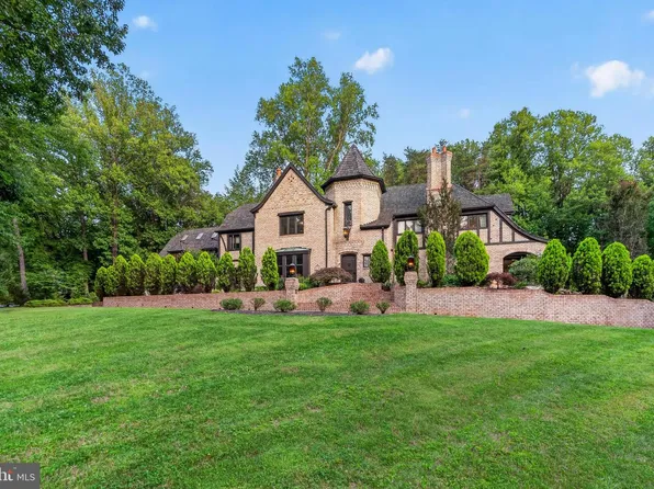 10217 Cedar Pond Dr, Vienna, VA 22182