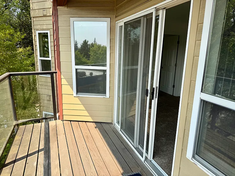 1033 SW Gibbs St #201 — Photo 15