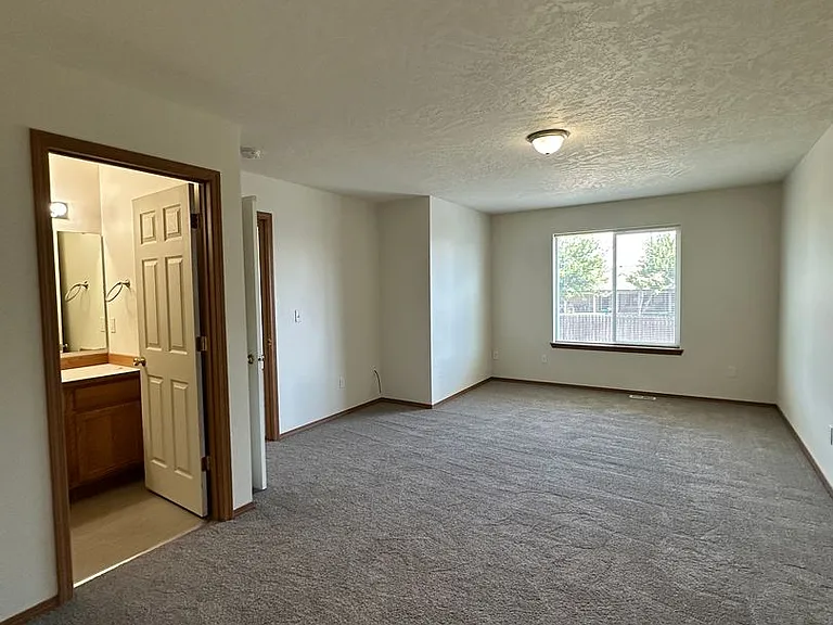 419 N Arbutus Ave — Photo 6