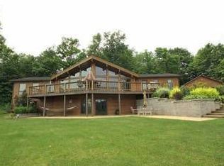 6586 Stonehill Rd, Rochester, NY 14487