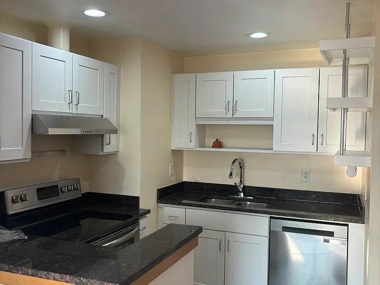 1909 Broadway E #1905 — Photo 4