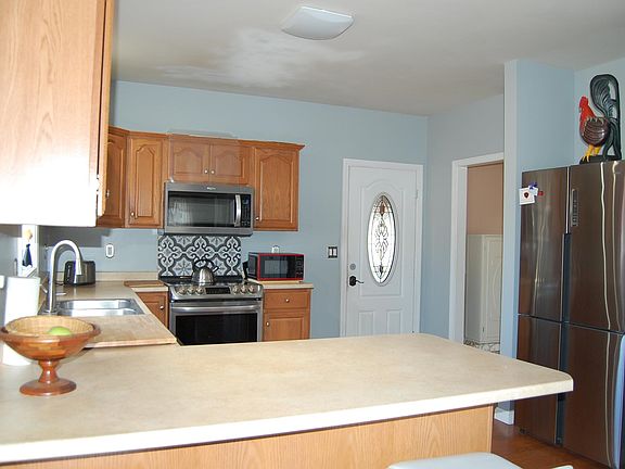 3rd image of 214 Dearborn Road