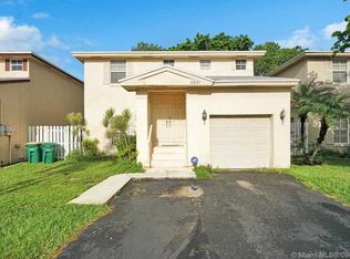 5891 Woodland Point Dr, Tamarac, FL 33319