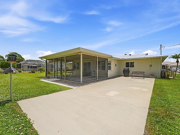 5th image of 409 SE Gasparilla Avenue