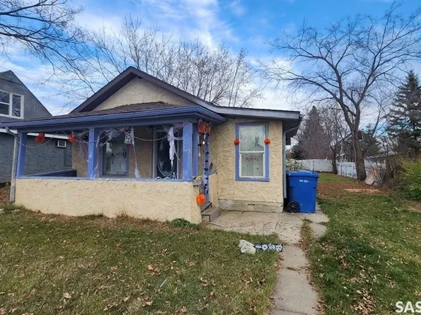 1232 106th Street, North Battleford, SK S9A 1X2