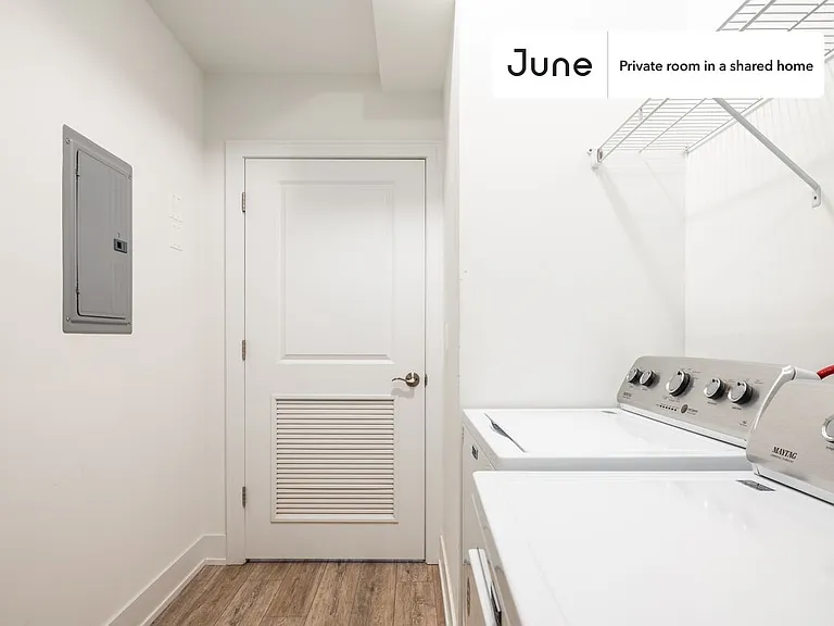 1119 S Loomis St #A — Photo 12