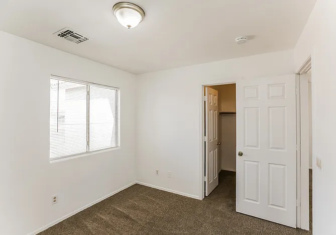2241 S 85th Dr — Photo 13