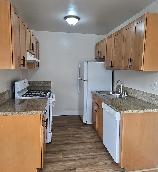 11580 Gateway Blvd #11584-5