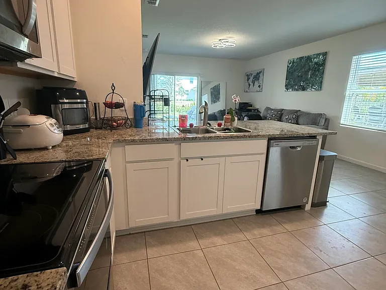 12251 SW Nettuno Way — Photo 8