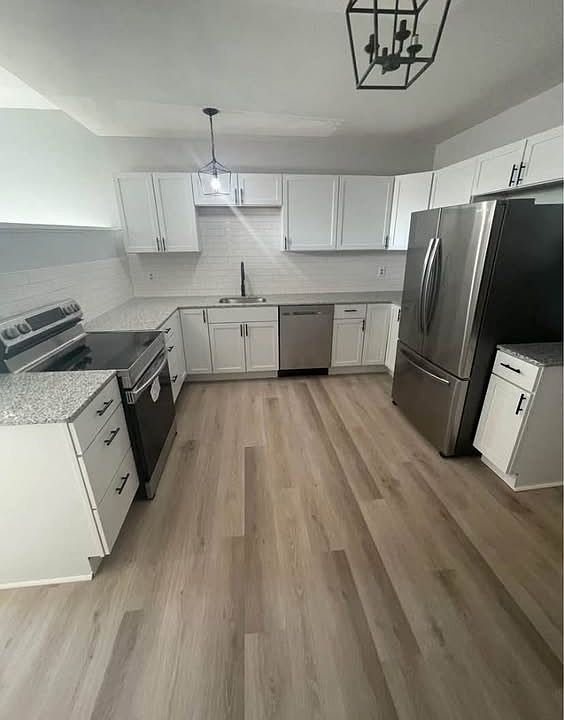 1st image of 413 N Salina St #1
