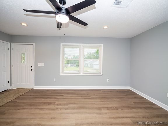 5th image of 800 Dixie Dr