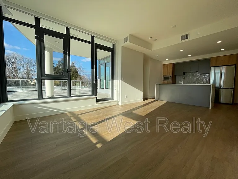 3699 Capozzi Rd #306 — Photo 7