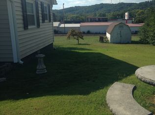 206 Oakwood Ave, Clinton, TN 37716