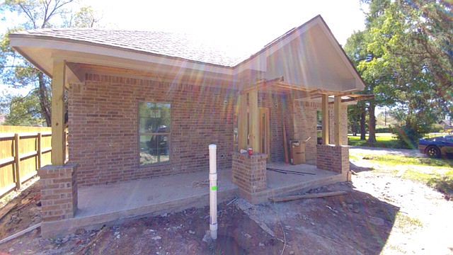 2nd image of 1613 Dallas St