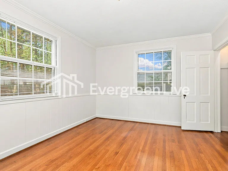 1218 Fillman Dr — Photo 8