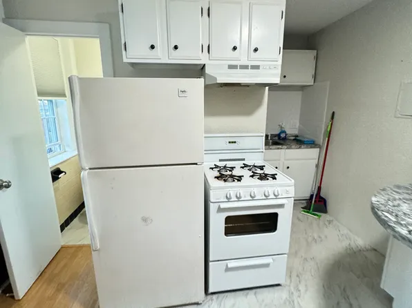 10 Henchman St APT 5M, Boston, MA 02113