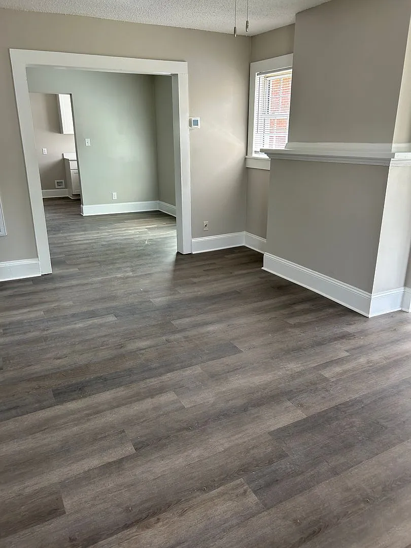 400 W 25th Street — Photo 2