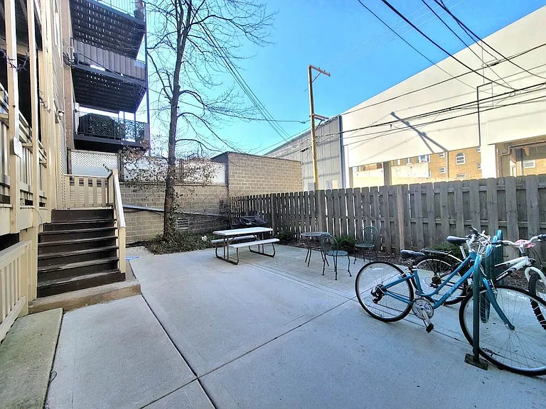 626 W Wellington Ave #RG — Photo 20