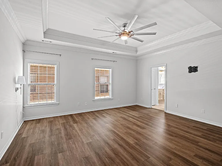 1514 NE Young Ave — Photo 14