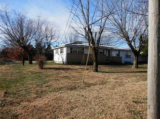 3230 Butterfield Coach Rd, Springdale, AR 72764