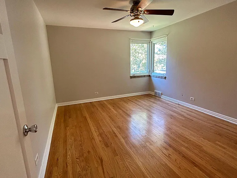1060 S Cook St — Photo 8