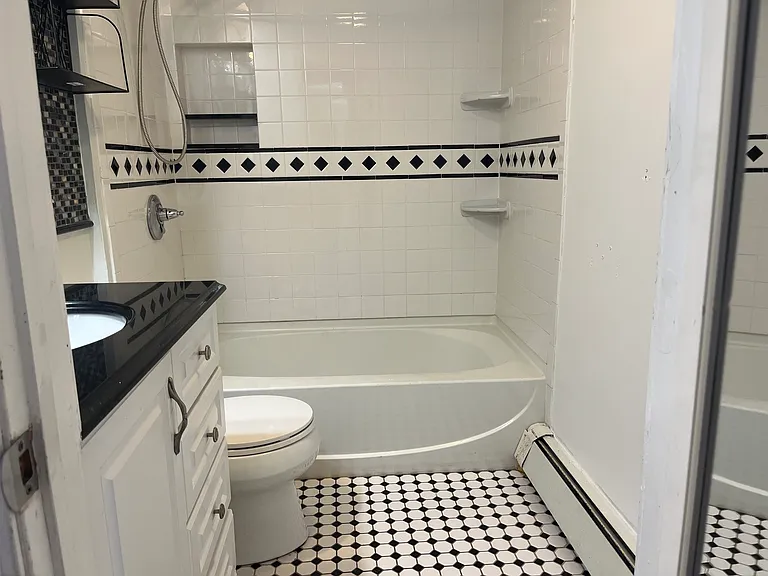 132 Larkin St #1 — Photo 17