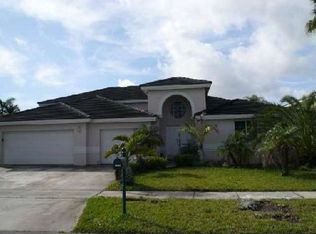 19820 NW 9th Dr, Pembroke Pines, FL 33029