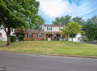 6 Choate Ct, Langhorne, PA 19047