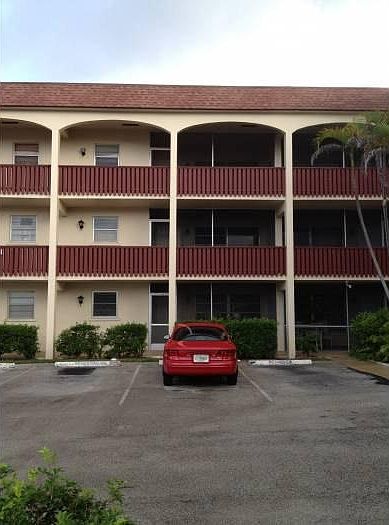 1st image of 601 Pine Dr APT 104