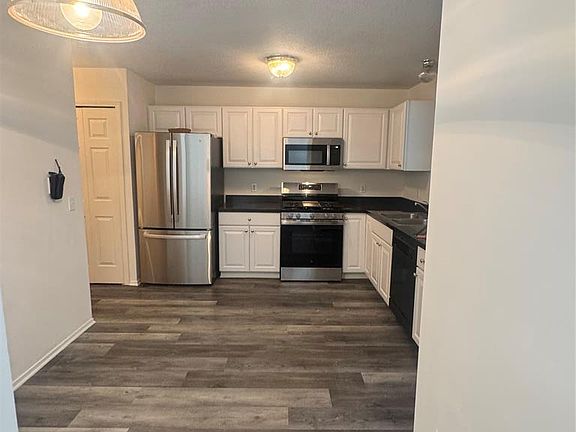 5th image of 2516 Boulder Ln