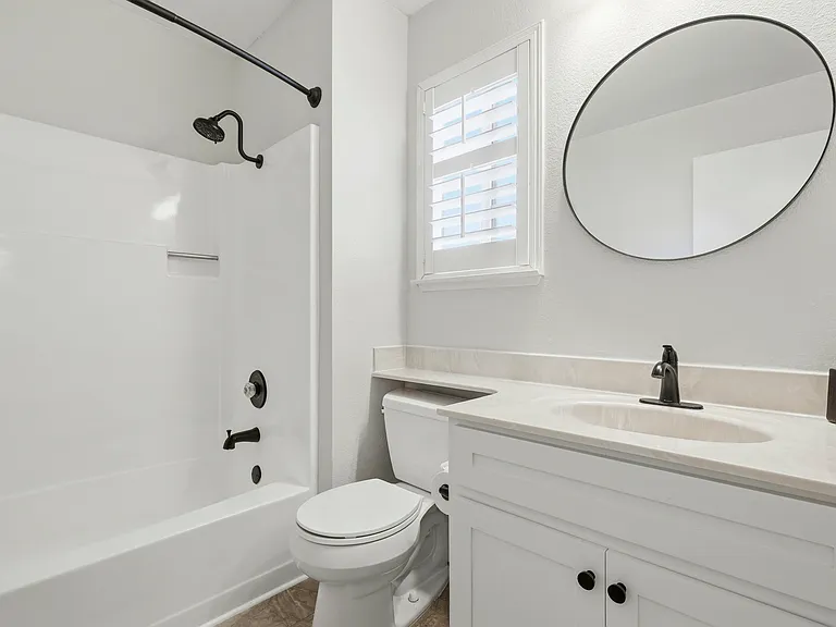 1805 Shirley Dr — Photo 3