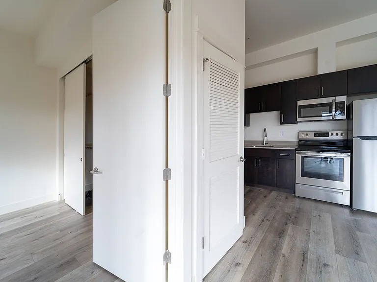 Capitol Hill Apartments — Photo 32