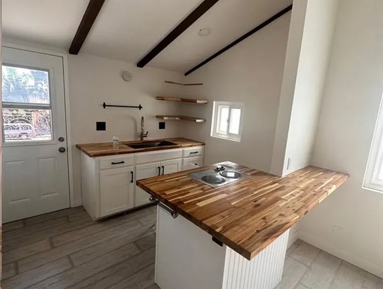 4391 Green Ave — Photo 2
