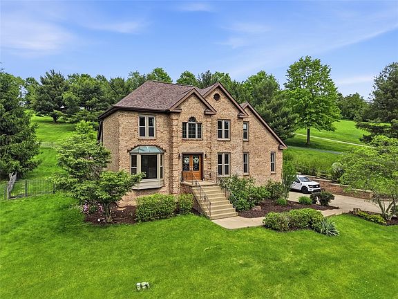 3rd image of 326 Quarry Rd