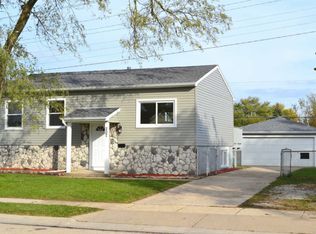 207 Linden Ave, Romeoville, IL 60446