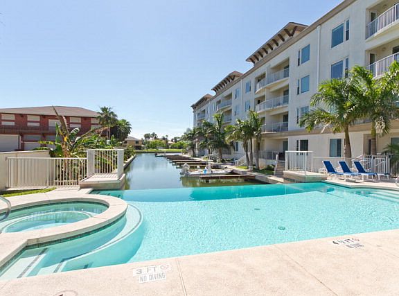 4th image of 5909 Padre Blvd