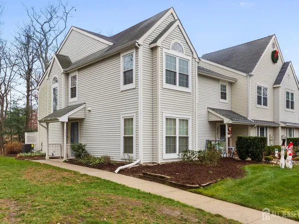 493 Cottonwood Ct, Howell, NJ 07731