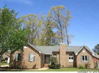 102 New Hampshire Ln, New Bern, NC 28562
