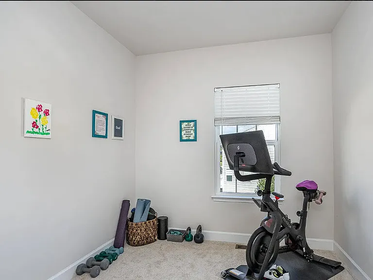 1825 Sag Harbor Ln — Photo 18