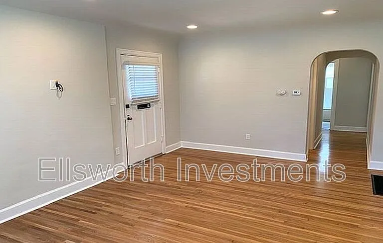 1631 Brookes Ave — Photo 10