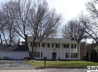 9403 Harney St, Omaha, NE 68114